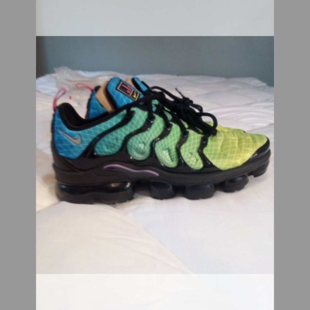 Nike Air Vapormax Plus Aurora Green Reflect Silver Black Men's SZ. 8.5  New